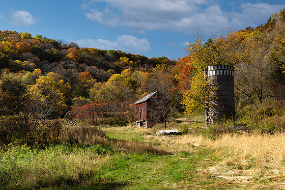 Barn in a valley - Yellow River State Forest